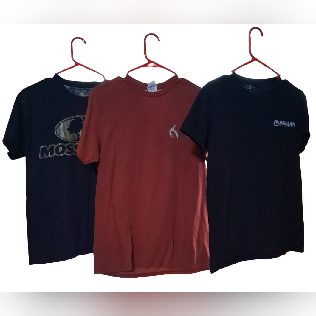 Clothes 3pc Mens Country Brand TShirts Small  Medium